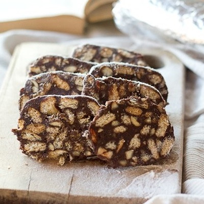 Chocolate Hình Cây Xúc Xích Cực Bắt Mắt