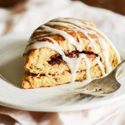 Bánh Scones Cuộn Hương Quế Đơn Giản Ở Nhà
