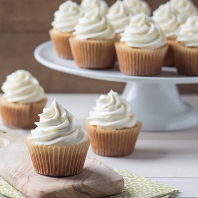 Vanilla Cupcakes kem tươi cực ngon siêu đơn giản