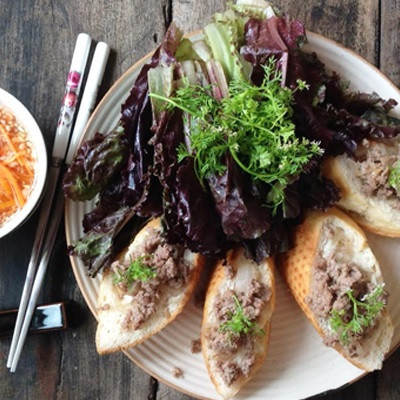 Bánh Mì Hấp Thịt Ngon Đổi Món Cuối Tuần