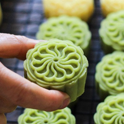 Bánh đậu xanh dẻo nhân đậu đỏ