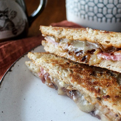 Bánh mì phô mai thịt xông khói