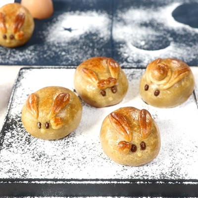 Bánh trung thu nhân thập cẩm hình thỏ