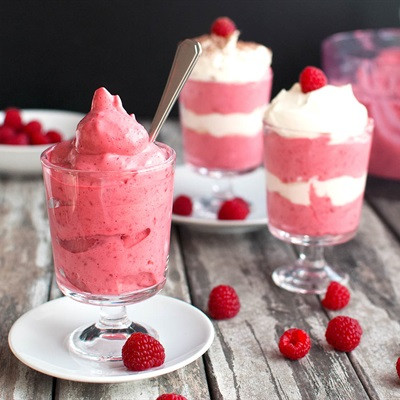 Bánh mousse mâm xôi