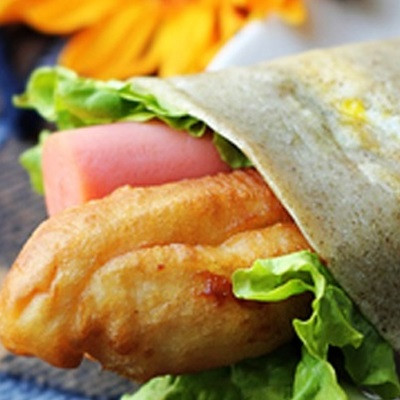 Bánh Tráng Đậu Xanh Cuốn Xúc Xích Ngon