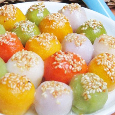 Bánh Trôi Bánh Chay Ngũ Sắc lạ mắt thơm ngon hấp dẫn