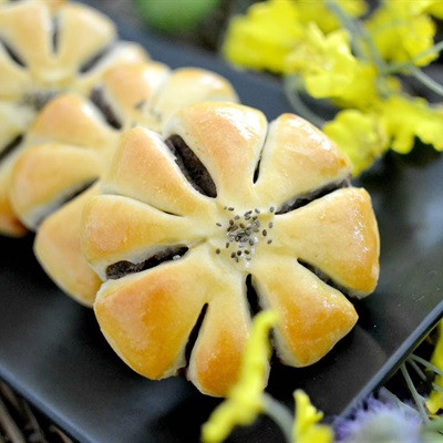 Bánh mì nhân đậu đỏ thơm ngon