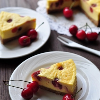 Bánh bông lan cherry