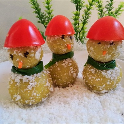 Bánh khoai hình người tuyết