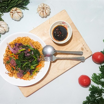 Mì Gói Xào Giòn rau củ tươi ngon giàu chất xơ