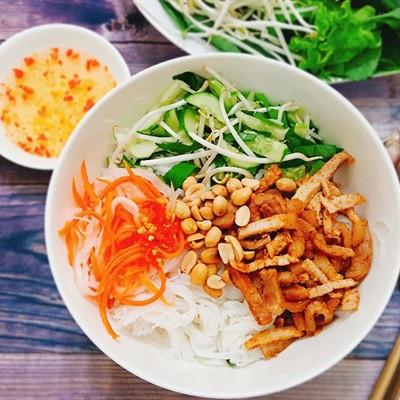 Bánh Tằm Thịt Ram thơm ngon mới lạ kiểu miền Tây