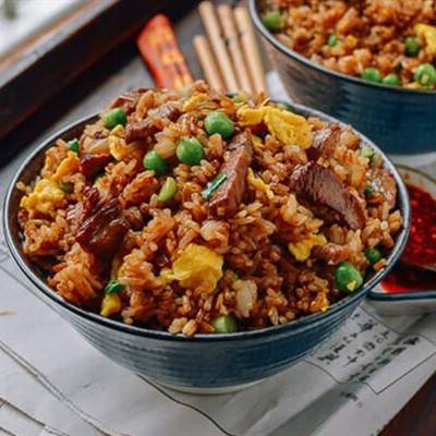 Cơm chiên thịt bò tương