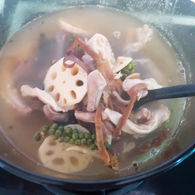 Mì bao tử hầm tiêu xanh