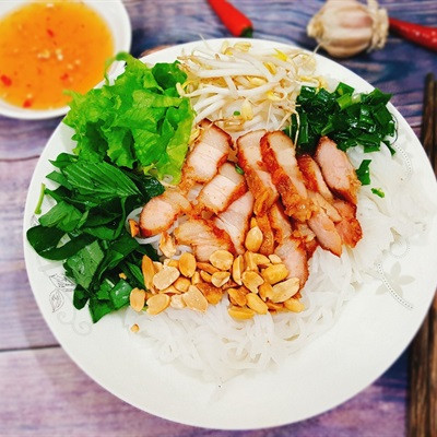Bún thịt ba rọi nướng