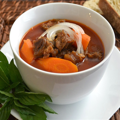 Món bò kho chấm bánh mì ngon tuyệt vời