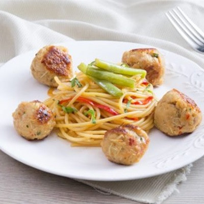 Spaghetti rau củ thịt viên