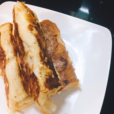 Bánh sandwich cuộn chiên bơ trứng