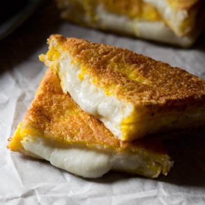 Sandwich kẹp phô mai chiên