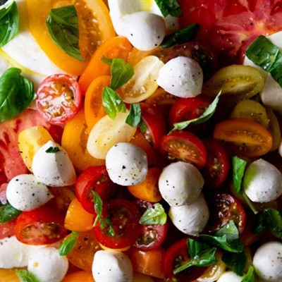 Salad cà chua phô mai Mozzarella