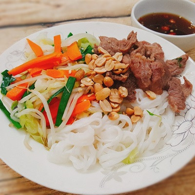 Phở trộn chua ngọt