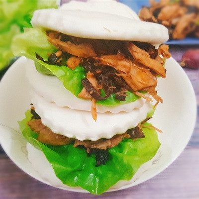 Bánh Bao Kẹp Gà Nấm