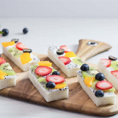 Bánh Sandwich hoa quả tươi