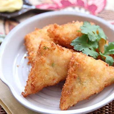 Bánh mì tôm chiên giòn