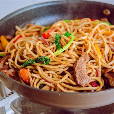 Mì trứng xào bò