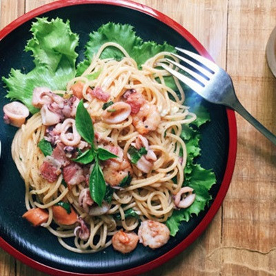 Mì spaghetti xúc xích hải sản