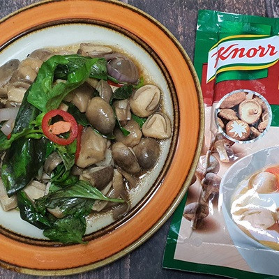 Nấm Rơm Xào Lá É