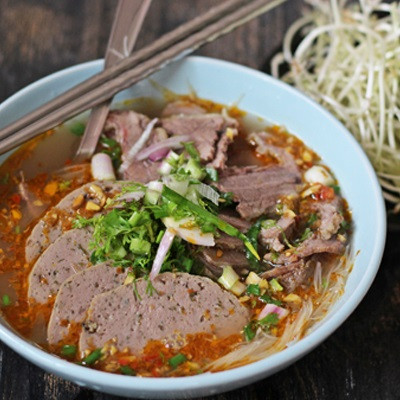 Bún Bò Huế chuẩn Huế đậm đà cực kỳ ngon lành
