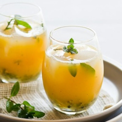 Nước Ép Chanh Dây cùng lá bạc hà mát lạnh