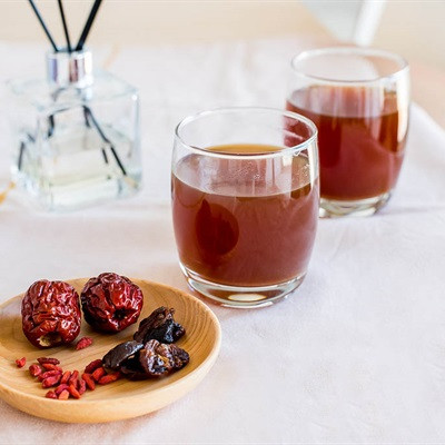 Nước táo đỏ long nhãn