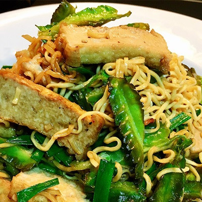 Mì Gói Xào Đậu Hũ Đậu Rồng Chay đơn giản ngon ngon