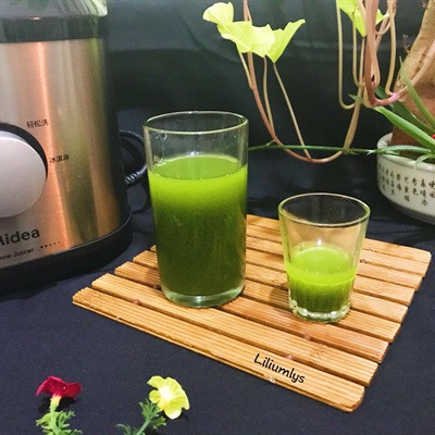 Nước ép táo cải bó xôi