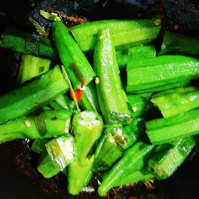 Đậu bắp om mỡ hành