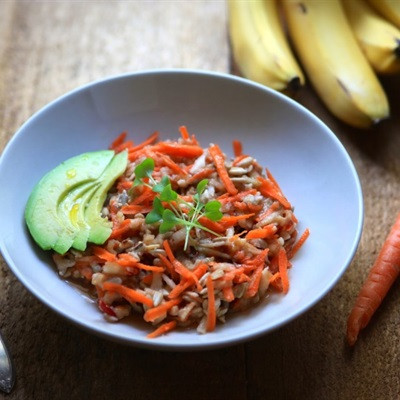 Salad chuối táo và cà rốt