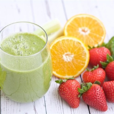 Sinh tố cần tây dâu tây