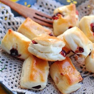 Bánh Mì Viên Nhân Trái Cây Khô Đơn Giản