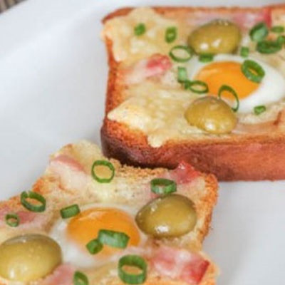 Bánh Mì Sandwich Nướng Trứng Cút Đơn Giản