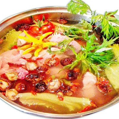 Lẩu Gà Ngải Cứu thơm ngon bổ dưỡng cho cả gia đình