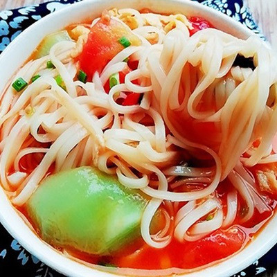 Mì trứng cà chua mướp