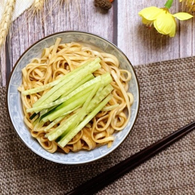 Mì Trộn Bơ Đậu Phộng độc đáo, mới lạ tại nhà
