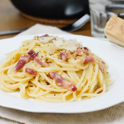Mì Ý bacon parmesan