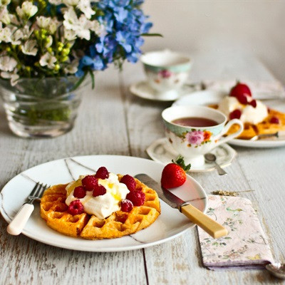 Bánh Waffle Tự Làm Đơn Giản Ngon Như Tiệm